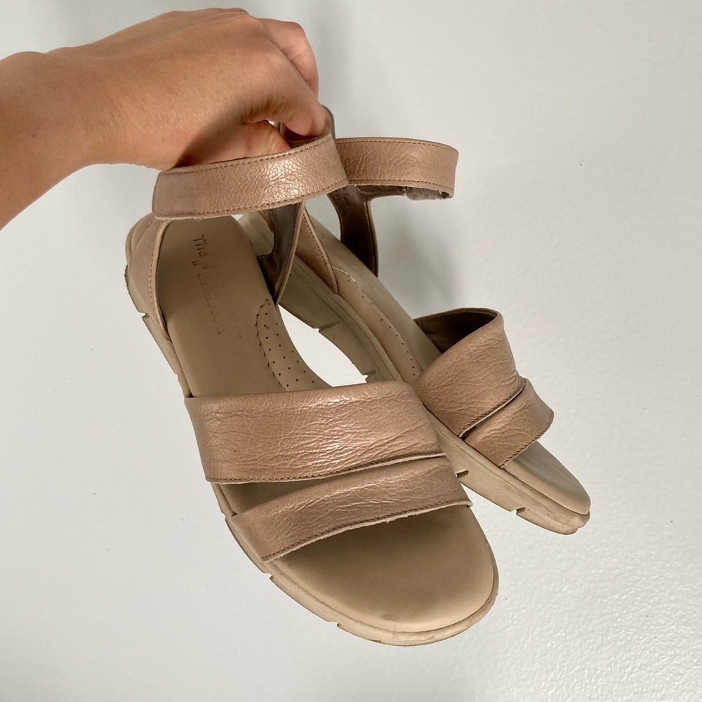 The Flexx Crossover Ankle Strap Sandals